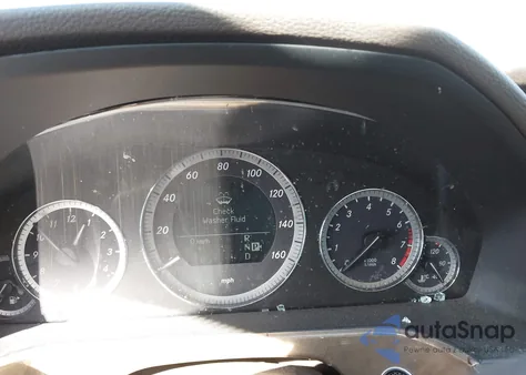 2010 Mercedes-Benz E 350 z USA, uszkodzony, nr VIN WDDHF5GB2AA211305